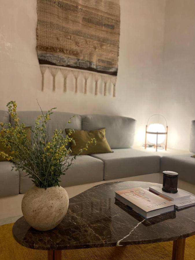 Meem Townhouse 4*